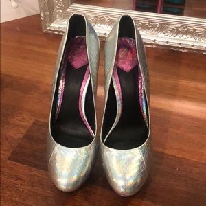 B Brian Atwood Metallic Platform Heels